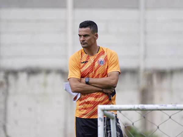 Pelatih Persija Jakarta, Carlos Pena