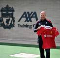 Arne Slot Kenang Kunjungan Pertamanya ke Anfield Stadium