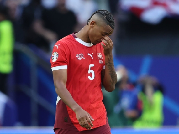 Manuel Akanji menjadi satu-satunya pemain yang gagal mengeksekusi penalti di laga Swiss vs Inggris