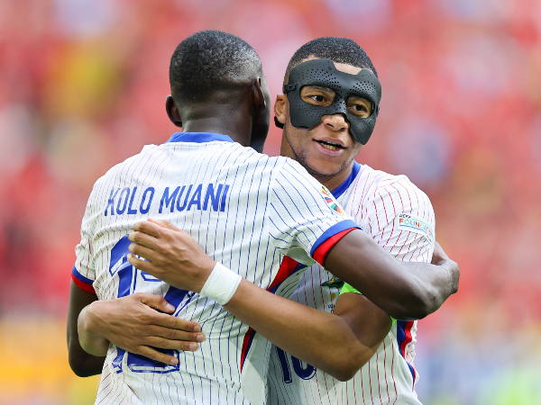 Randal Kolo Muani dan Kylian Mbappe