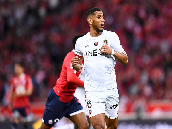 Juventus disebut tengah mempercepat negosiasi dalam mendatangkan bek milik OGC Nice yaitu Jean-Clair Todibo / via AFP