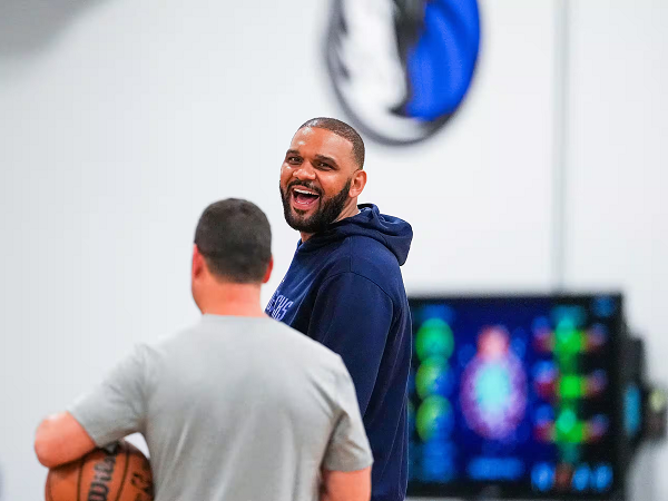 Jared Dudley merasa iri dengan JJ Redick yang langsung dapat kesempatan jadi head coach.