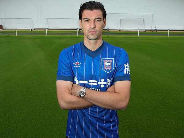 Bek Hull City, Jacob Greaves Resmi Bergabung dengan Ipswich Town