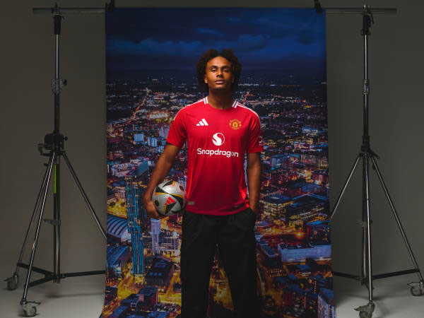 Rekrut Joshua Zirkzee, Man United Dapatkan Sosok False Nine yang Cerdas