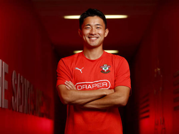 Southampton Rekrut Bek Kanan Jepang, Yukinari Sugawara dari AZ Alkmaar