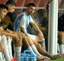Tertatih-tatih Keluar Lapangan, Lionel Messi Cedera di Final Copa America