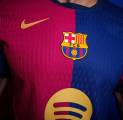 Barcelona Akhirnya Meluncurkan Jersey Kandang Merayakan 125 Tahun