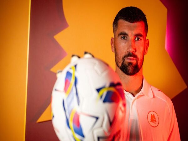 AS Roma resmi mengumumkan kehadiran kiper Mathew Ryan yang direkrut dengan status bebas transfer / via AS Roma Official