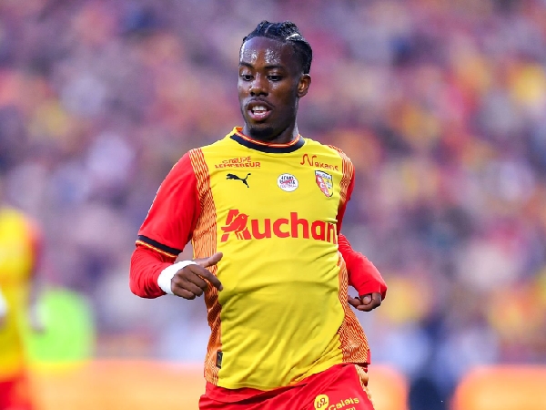 Chelsea tertarik dengan striker RC Lens, Elye Wahi