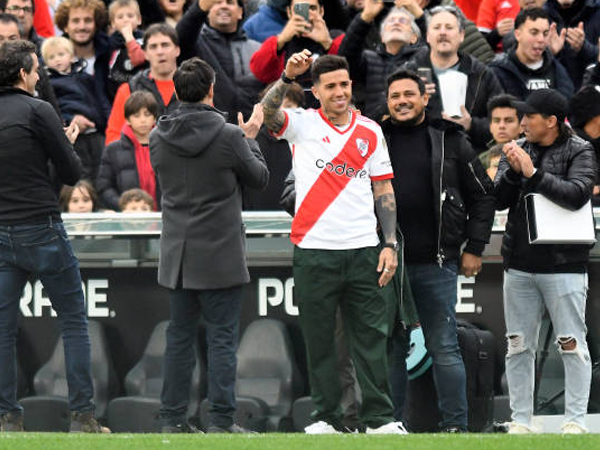 Terlibat Kasus Rasisme, Enzo Fernandez Disambut Meriah di River Plate