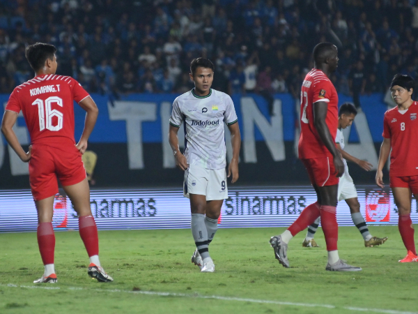 Debut Dimas Drajad bersama Persib harus diwarnai kekalahan dari Borneo FC