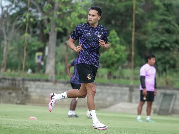 Ezra Walian jadi rekrutan terakhir Persik Kediri