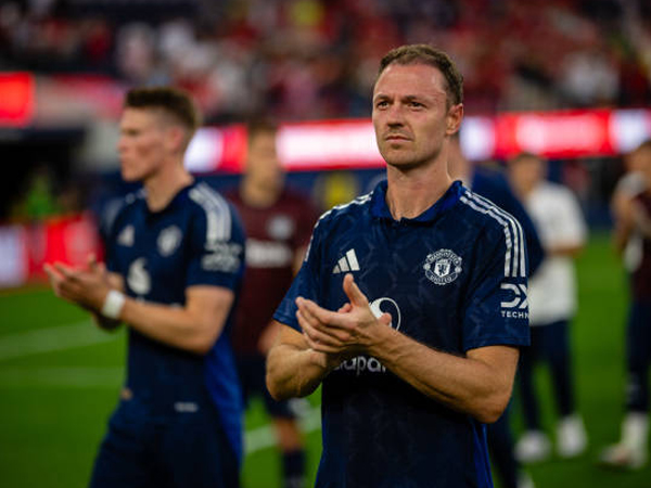 Jonny Evans Menanggapi Kabar Pemangkasan Staf di Manchester United