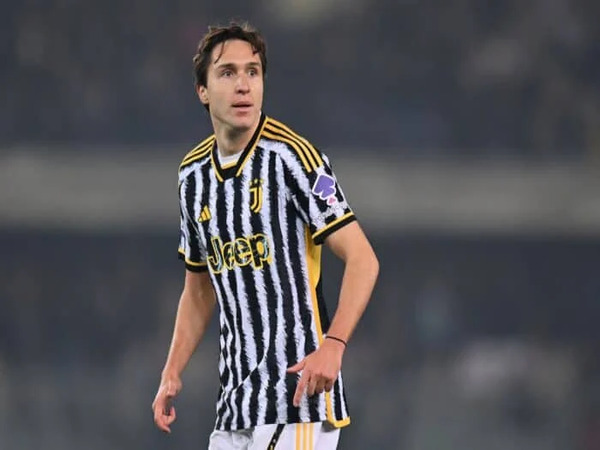 Salah satu legenda Juventus berharap Federico Chiesa tetap dipertahankan dan tidak dilepas pada bursa transfer musim panas kali ini / via Getty Images