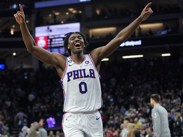 Tyrese Maxey ingin Paul George bijak tanggapi sikap fans 76ers.