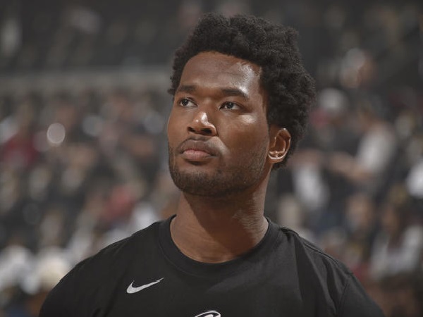 Damian Jones Dilaporkan Menandatangani Kesepakatan dengan Klub China