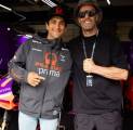 Jason Statham Menyambangi Garasi Tim MotoGP di Silverstone