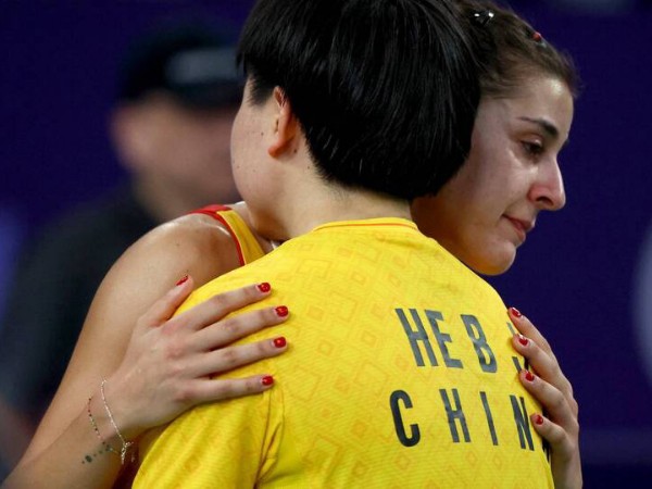 Terimakasih Carolina Marin Untuk He Bingjiao Setelah Momen Mengharukan Seremonial Medali