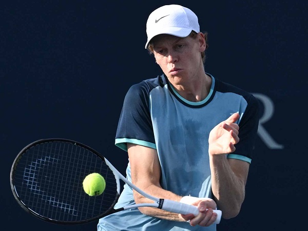 Juara Bertahan, Jannik Sinner Tenggelamkan Borna Coric Di Montreal