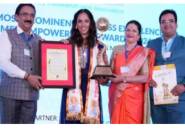 Legenda India Saina Nehwal Terima Penghargaan Nasional Suryadatta