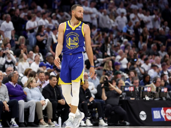 Stephen Curry Penembak Terbaik yang Terbaik di NBA