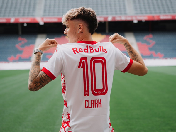 Resmi Gabung Red Bull Salzburg, Bobby Clark Tinggalkan Liverpool