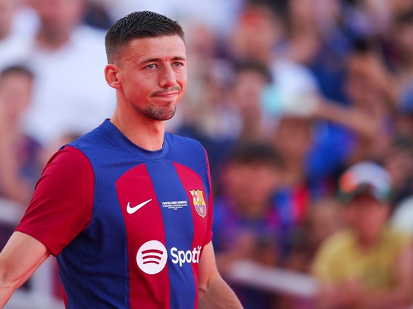 Barcelona Menyetujui Pinjamkan Lenglet ke Atletico