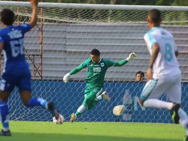 Kiper PSIS Semarang, Adi Satryo