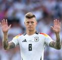 Toni Kroos Prediksi Nasib Barcelona di La Liga