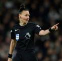 Wasit Wanita Pertama di Premier League, Rebecca Welch Putuskan Pensiun