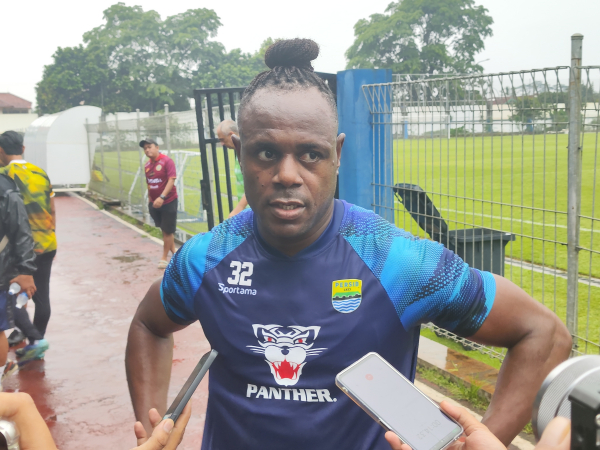 Bek Persib, Victor Igbonefo