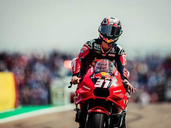 Pedro Acosta sumringah bisa tembus podium lagi di GP Aragon.