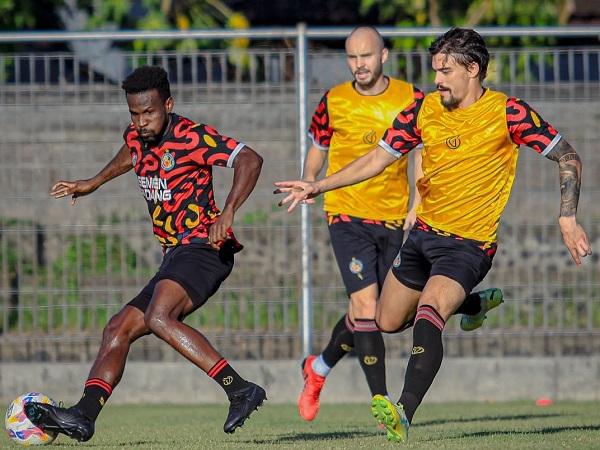 Penyerang Semen Padang FC, Cornelius Stewart