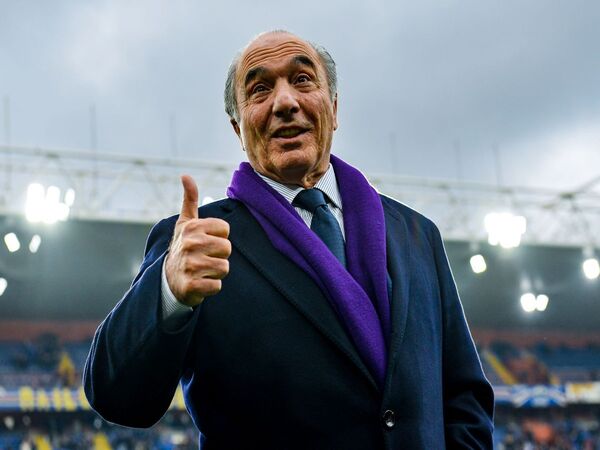 Presiden Fiorentina yaitu Rocco Commisso, mengomentari keputusan Juventus yang menjual murah Federico Chiesa ke Liverpool musim panas ini / via Getty Images