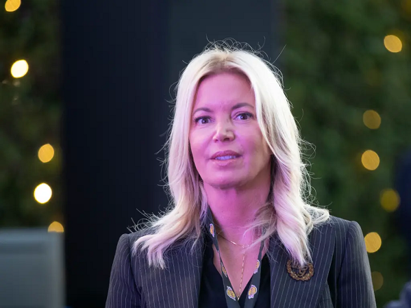 Jeanie Buss optimistis dengan tim kepelatihan Los Angeles Lakers yang baru.