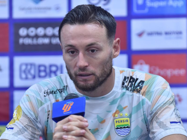 Gelandang Persib, Marc Klok