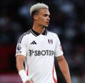 Louis Saha Komentari Rumor Transfer Antonee Robinson ke MU