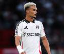 Louis Saha Komentari Rumor Transfer Antonee Robinson ke MU