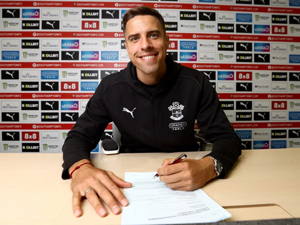 Jan Bednarek Perpanjang Kontrak di Southampton Hingga 2027