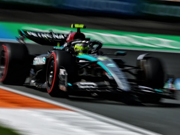 Lewis Hamilton Senang Mercedes Bisa Bersaing di Baku