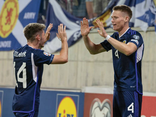 Debut Bagi Napoli, Yuk Intip Statistik Scott McTominay dan Billy Gilmour