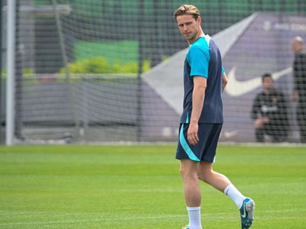 Frenkie de Jong Kembali Latihan Bersama Barcelona