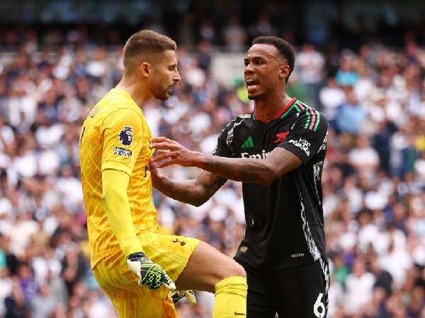 Kiper Tottenham, Guglielmo Vicario, bersitegang dengan bek Arsenal Gabriel Magalhaes