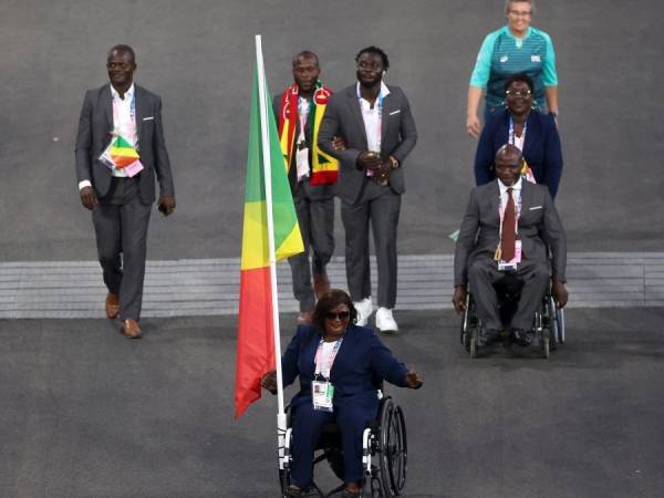 Kontingen Kongo berparade di Paralimpiade Paris. (Foto: AFP)