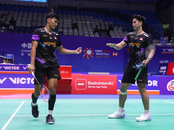 Fikri/Daniel tersenyum lebar bisa melaju ke 16 besar China Open 2024.