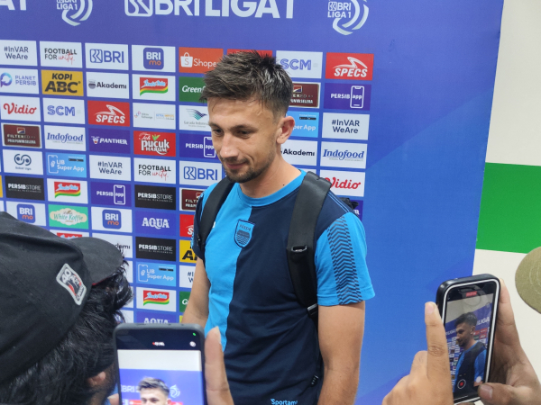 Gelandang bertahan Persib, Mateo Kocijan