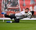 Musim Lalu Liverpool Absen, Alisson Becker Akui Rindu Liga Champions