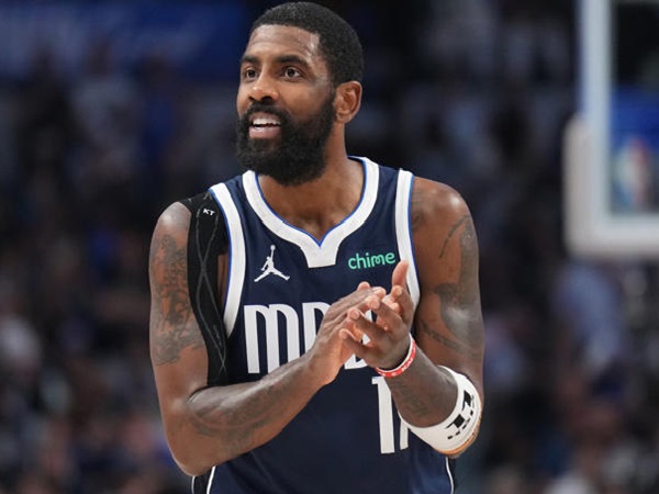 Kyrie Irving Jadi Viral dalam Perjalanannya di China