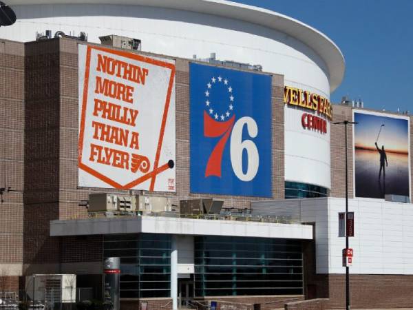 Philadelphia 76ers sekarang menyewa arena tersebut dari Comcast Spectacor, yang juga memiliki Philadelphia Flyers dari NHL, yang juga bermain di sana. (Foto: AP)