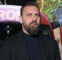 Fans Roma Protes Atas Pemecatan Pelatih Daniele De Rossi